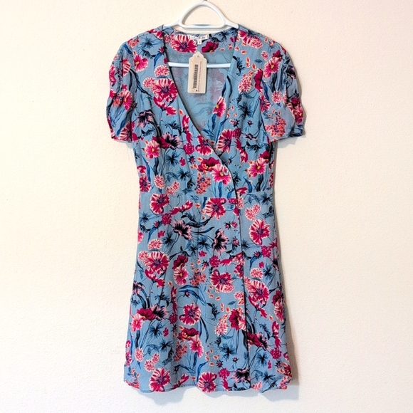 Willow & Clay Dresses & Skirts - Willow and Clay Floral Women's Dress.